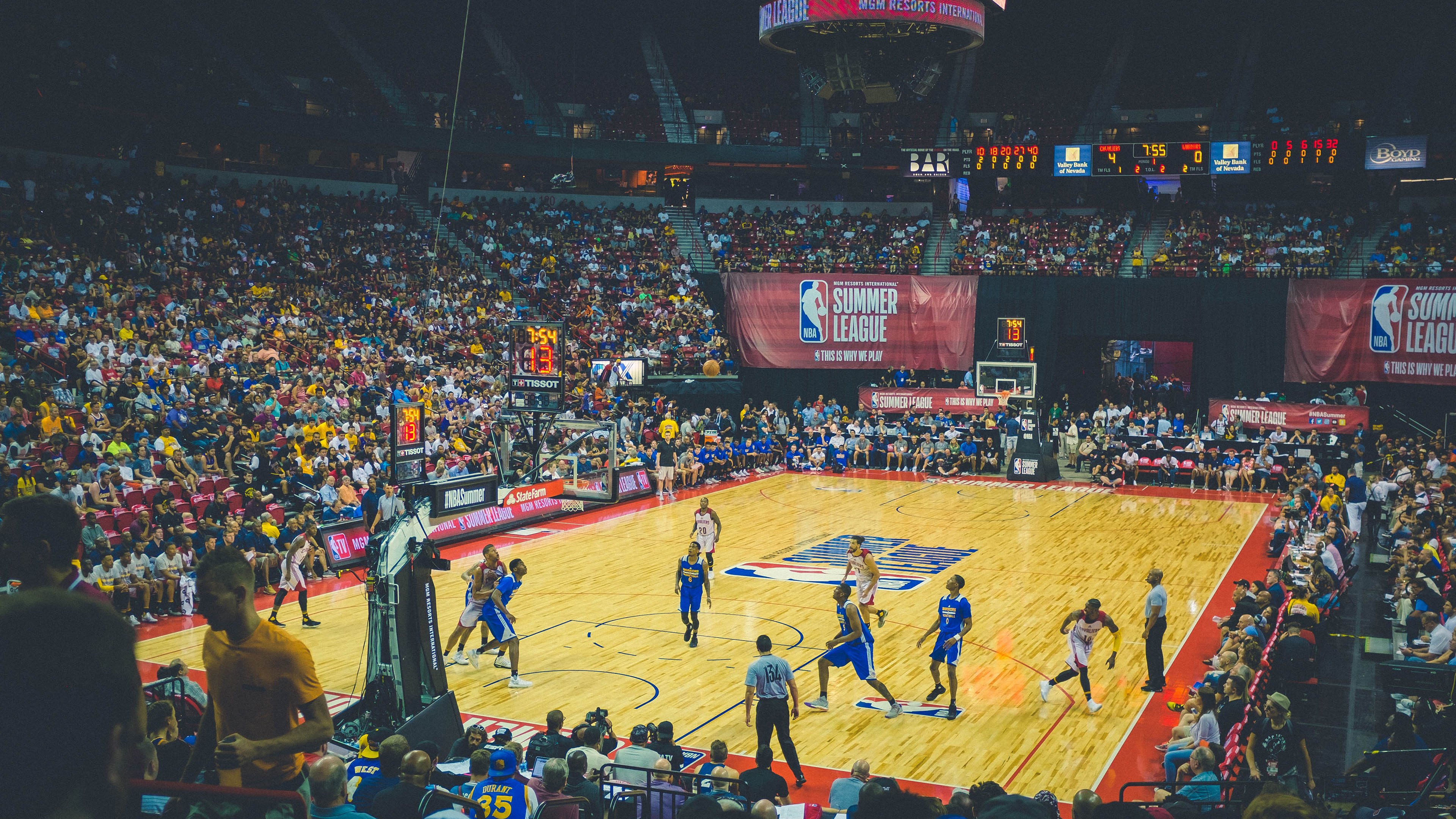 九游中国-戈贝尔统治全场无争议，黄蜂压哨绝杀掘金创经典